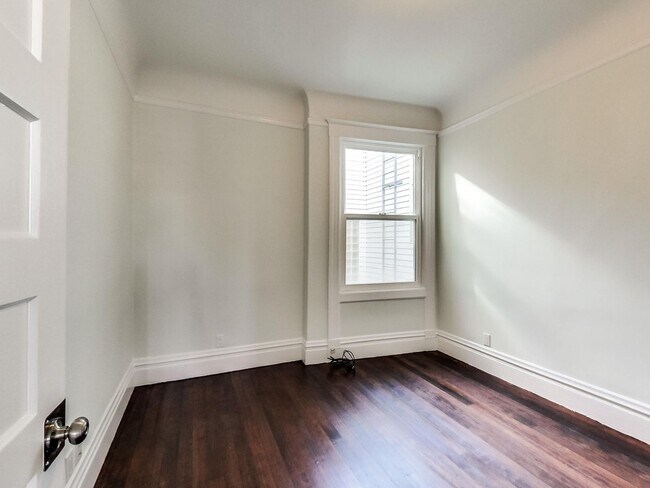 Building Photo - 1087 Natoma St