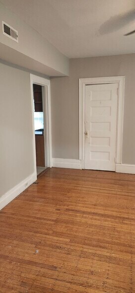 Building Photo - 4457 Westminster Pl