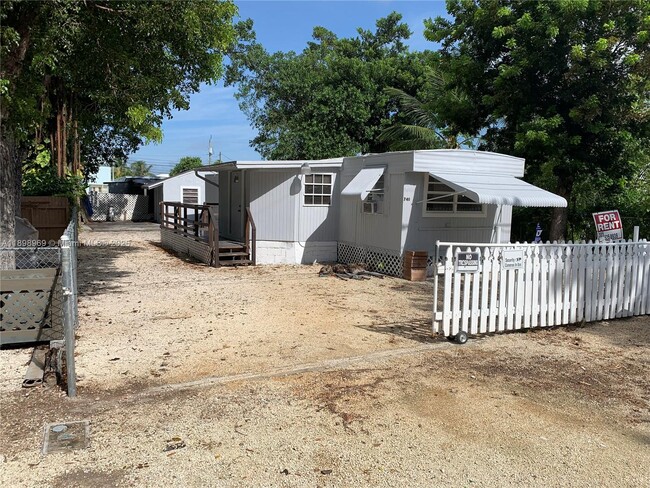 Primary Photo - 740 Largo Rd