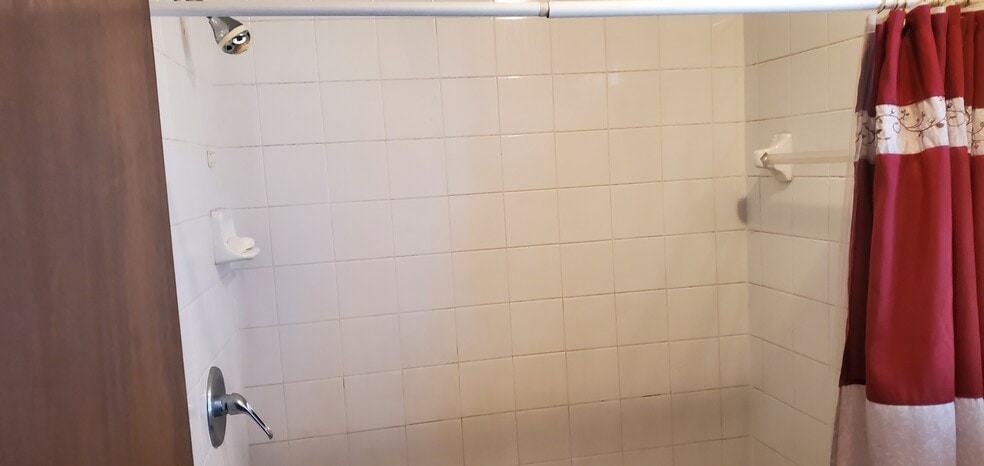 Master bathroom shower - 2620 Moody Ave