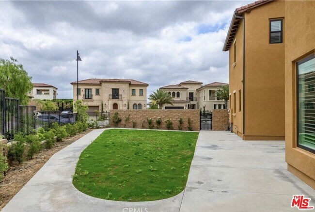 Building Photo - 20231 Bentley Way