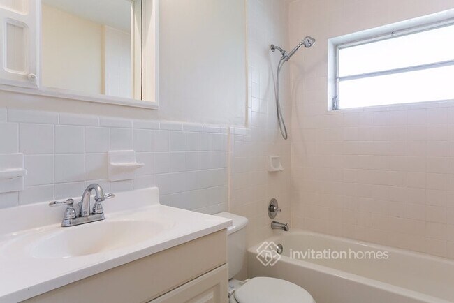 Building Photo - 5013 SW 90th Terrace