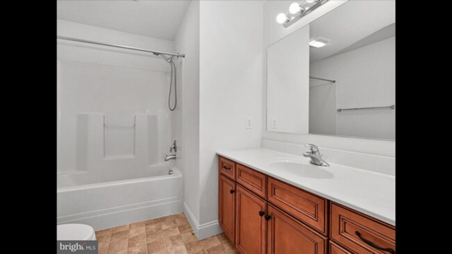 Building Photo - $1,900 townhome for rent Swatara township ...