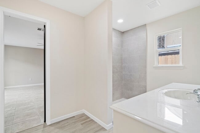 Building Photo - 11567 Willwood Dr