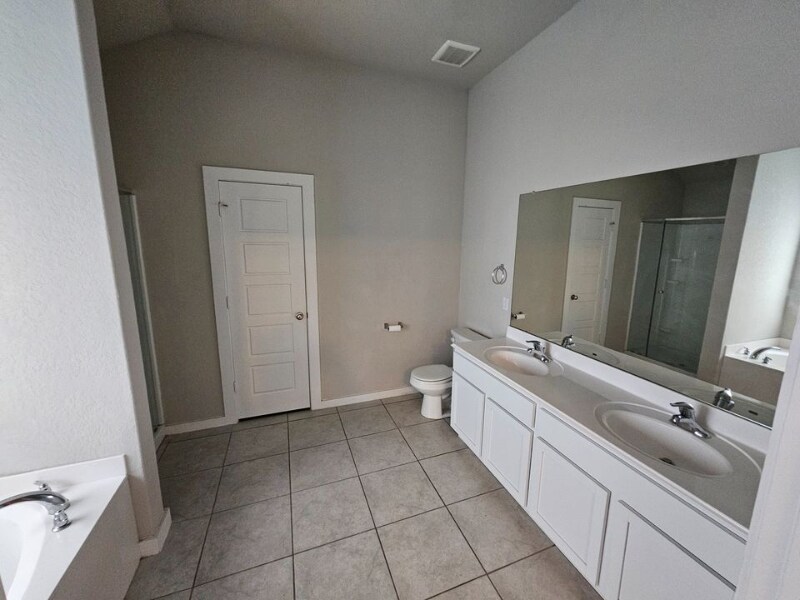 Building Photo - 6906 Emerald Valley