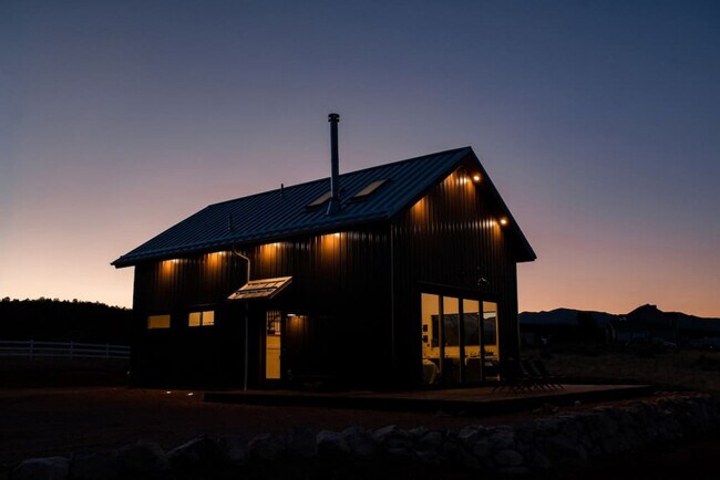 Building Photo - 2387 2500 E