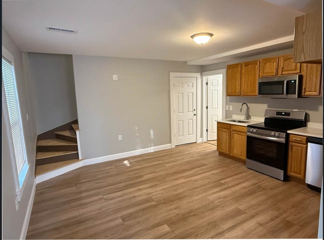 Building Photo - 43 Arthur St