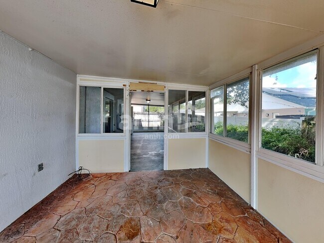 Building Photo - 16027 Dorchester Blvd