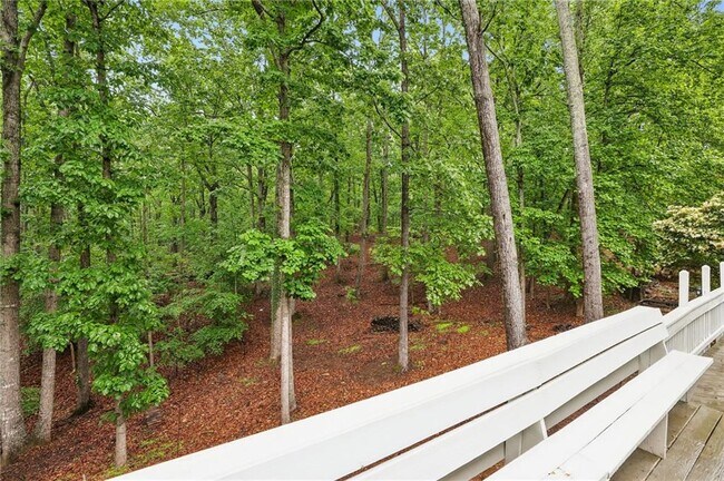 Building Photo - 2063 Six Branches Dr