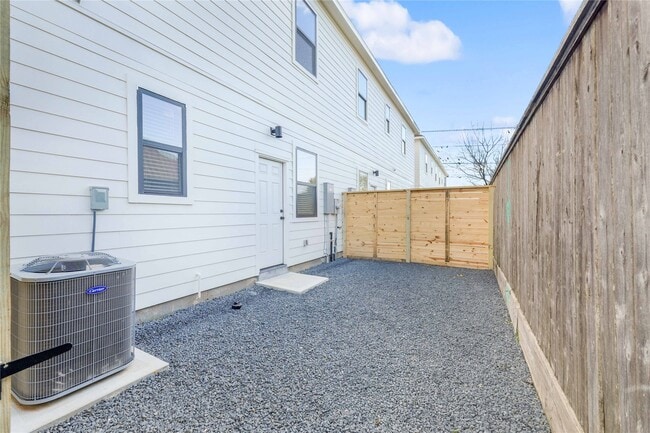 Building Photo - 4602 Indie Hts Ln