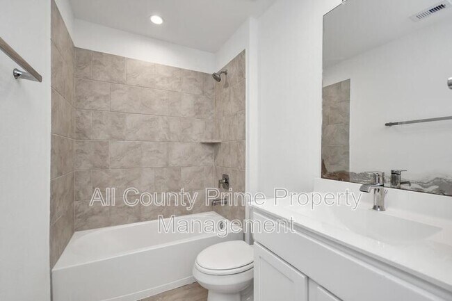 Building Photo - 29935 Gallatin River Ln