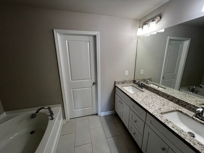 Building Photo - 34 Dewey Rd