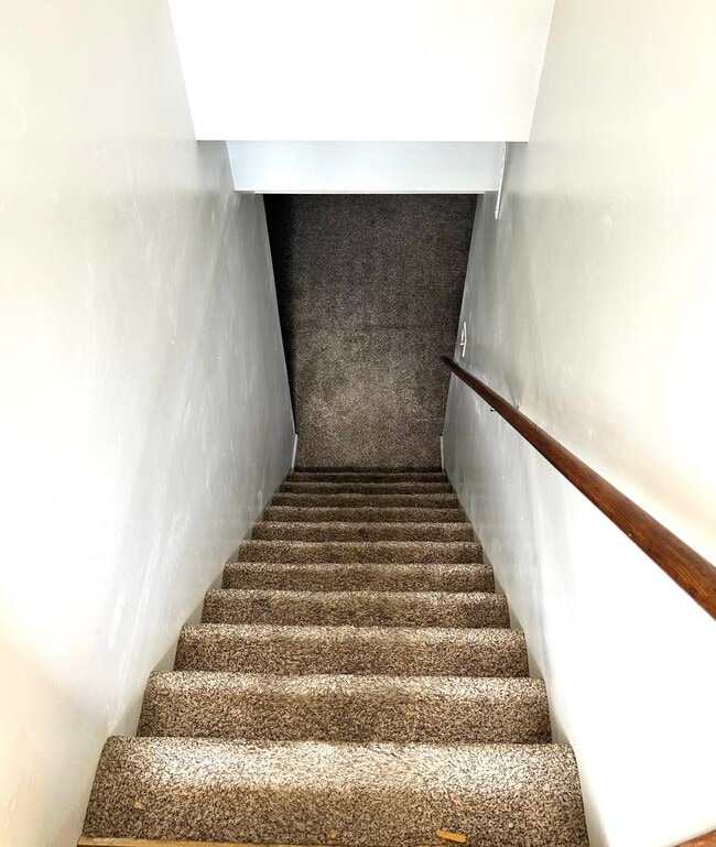 Building Photo - Spacious Home on Large Corner Lot