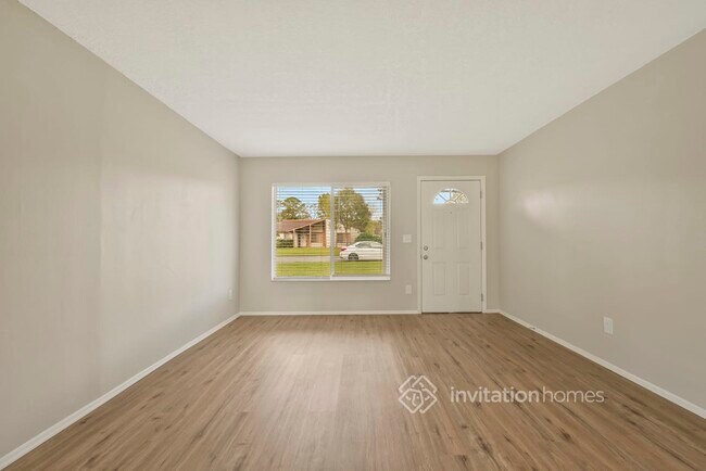 Building Photo - 10425 Kingbrook Ln