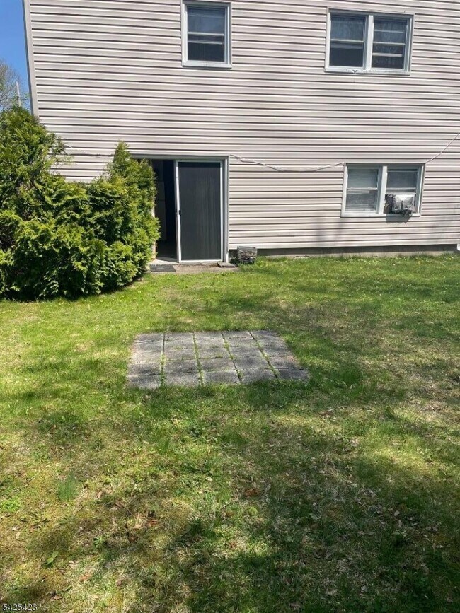 Building Photo - 107 Madison Ave