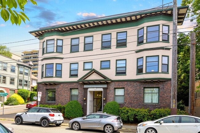 Building Photo - Bernkastle Apartments