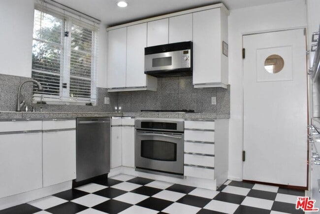 Building Photo - 235 S Gale Dr