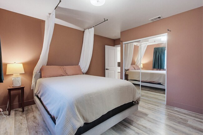 Building Photo - 1418 Marshall St