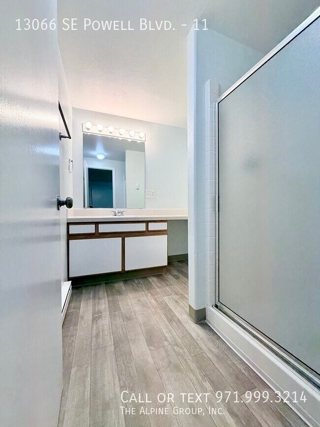 Building Photo - 13066 SE Powell Blvd