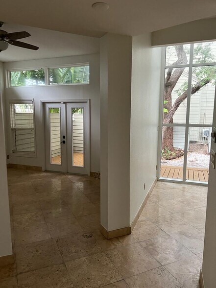 Building Photo - 5517 Interbay Blvd