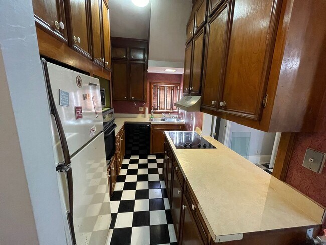 Building Photo - 302 S Edisto Ave