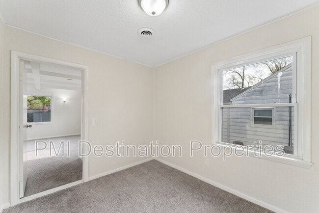 Building Photo - 5026 Locust Ave