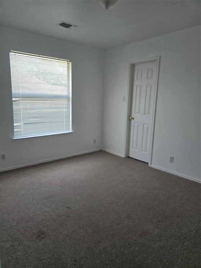 Building Photo - 2837 Southampton Way