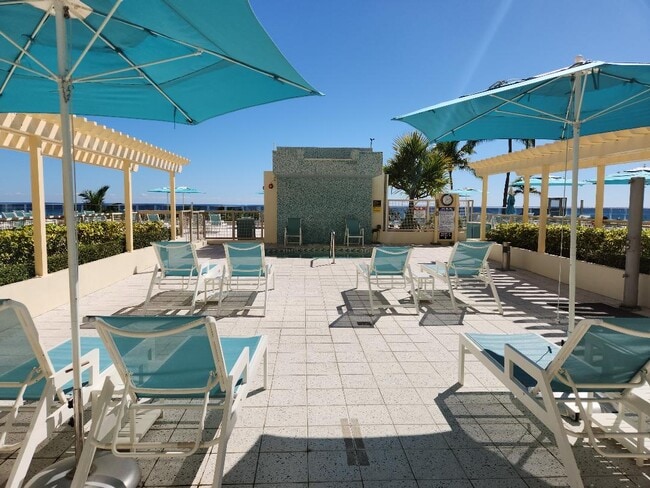 pool deck - 2501 S Ocean Dr