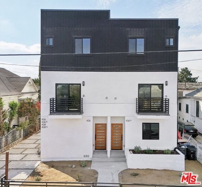 Building Photo - 438 E 28th St
