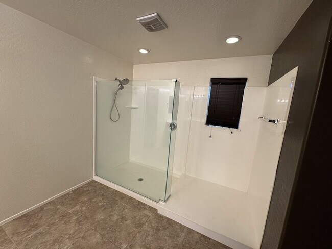 Building Photo - Queen Creek With Pool