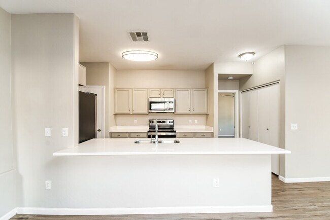 Building Photo - 3974 E Latham Way