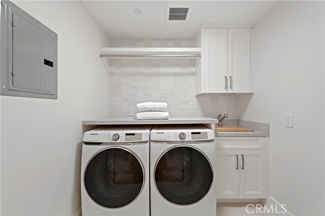 Building Photo - 450 Cliff Dr