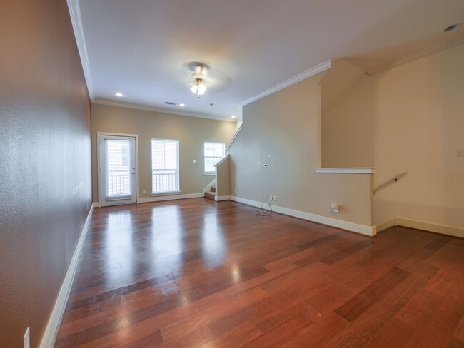 Building Photo - Two Bedroom, 2.5 Bath Gated Condo, blocks ...