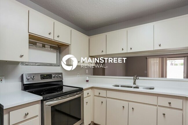 Building Photo - 5499 Moon Valley Dr