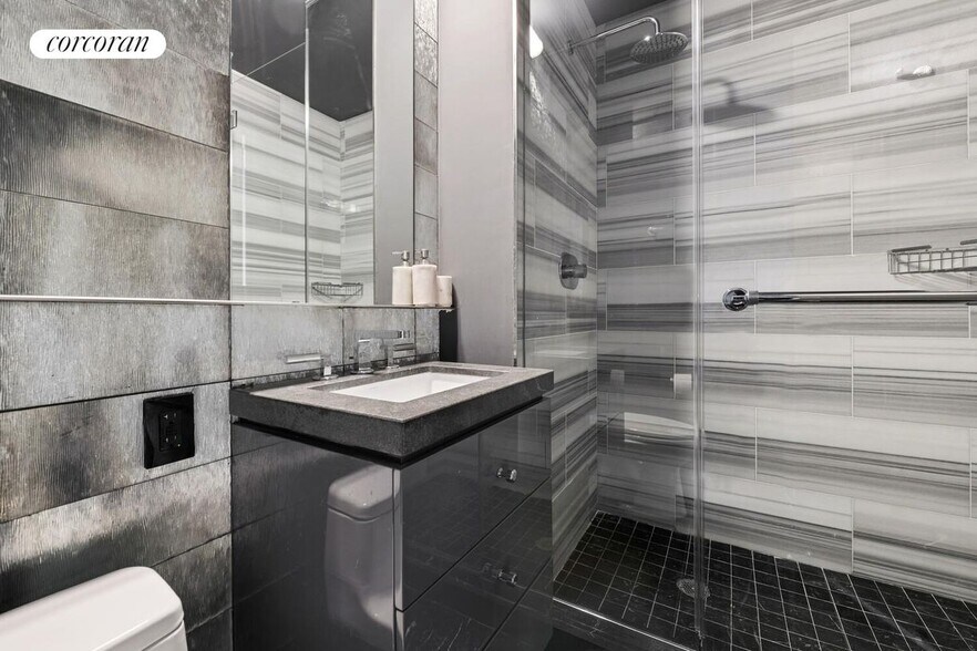 Building Photo - 460 W 42nd St