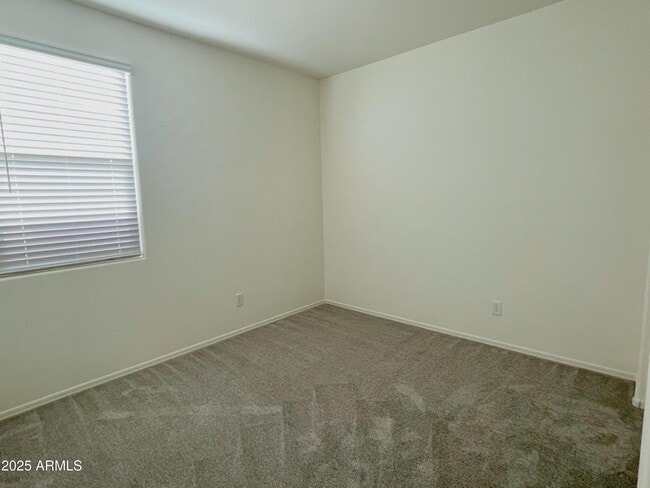 Building Photo - 21133 E Raven Dr