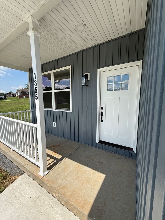 Building Photo - 1355 Joe Stephens Rd