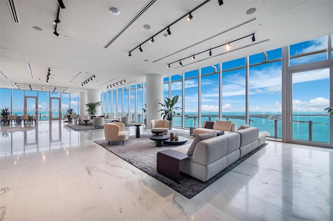 Building Photo - 300 Biscayne Boulevard Way