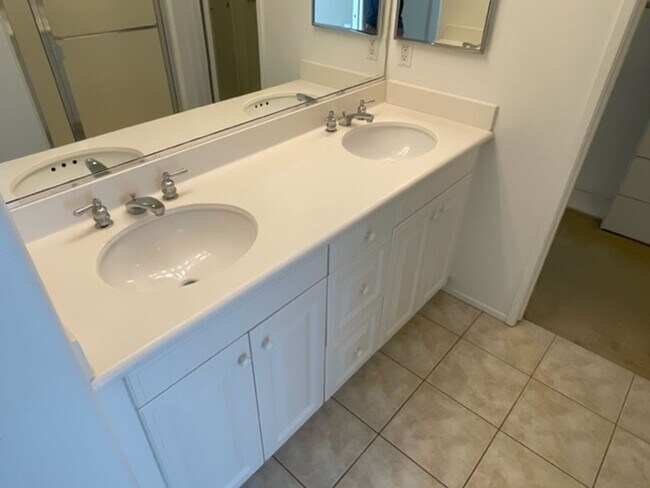 Building Photo - **Coming Soon**3 Bedroom 2 Bath Home in th...