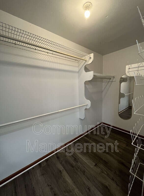 Building Photo - 13741 Willowridge Ave