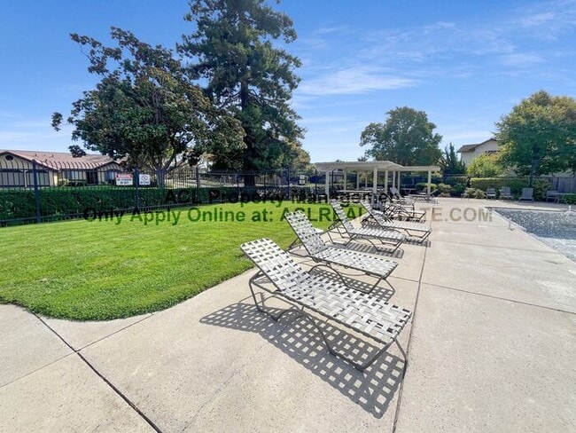 Building Photo - Spacious, Single Story Northgate Home For Rent