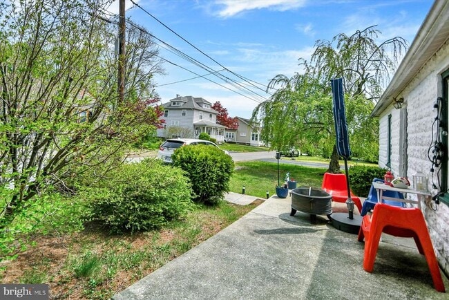 Building Photo - 216 Beech Rd