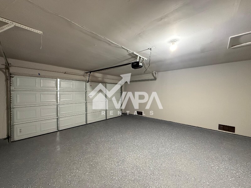 Building Photo - 10362 Tippecanoe