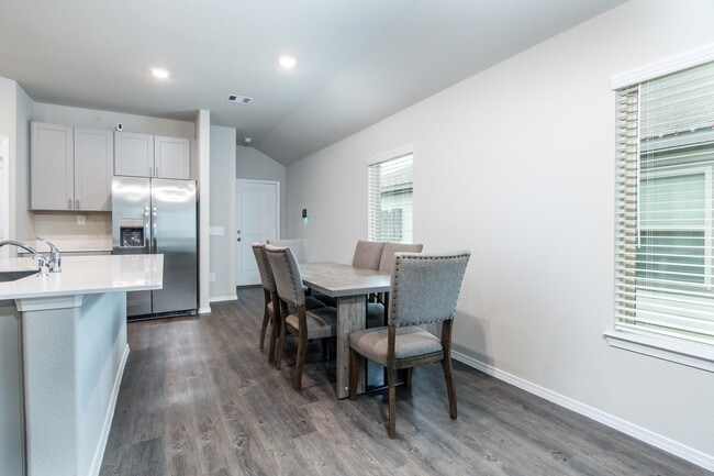 Building Photo - 11599 Lazy Oak Crk Dr