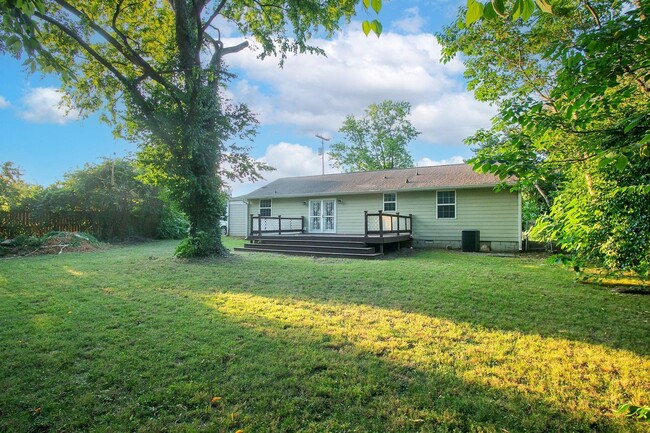 Building Photo - Charming ranch home in Crieve Hall