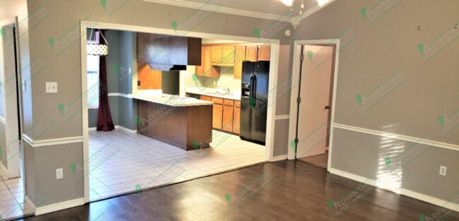 Building Photo - Spacious 3 Bedroom 2 Bath home