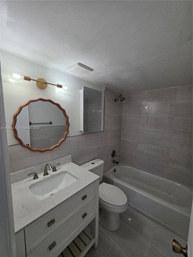 Building Photo - 8307 SW 142nd Ave