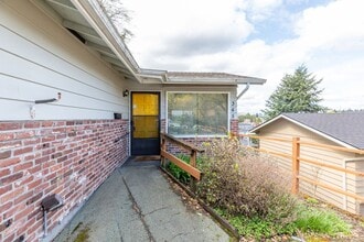 Building Photo - 345 NE 62nd Ave