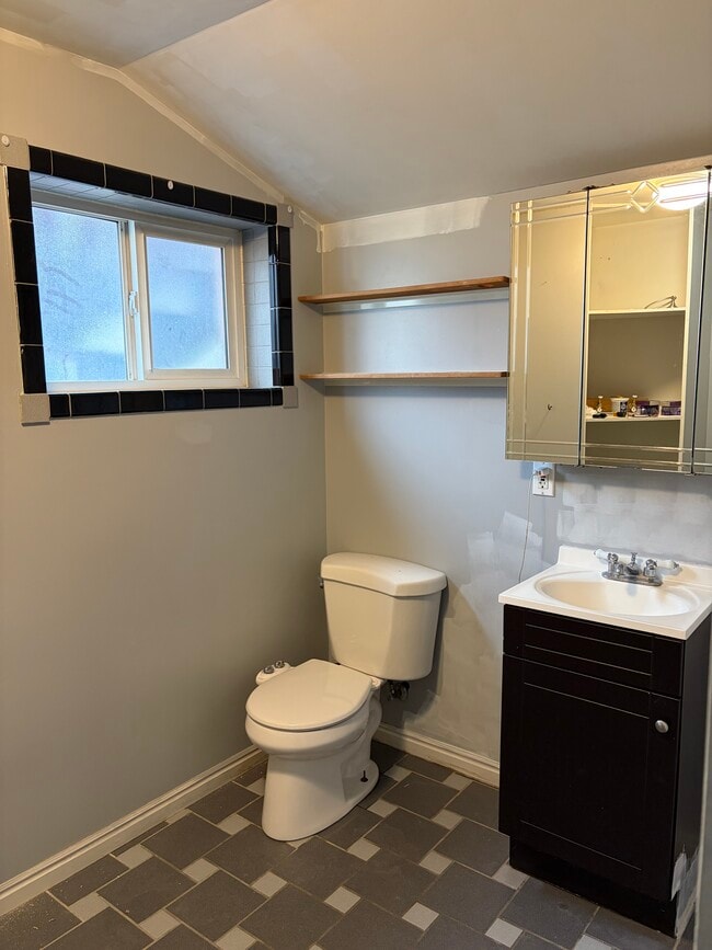 Building Photo - 4382 900 W