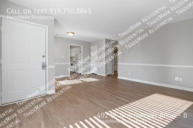 Building Photo - 402 W Northpoint Rd
